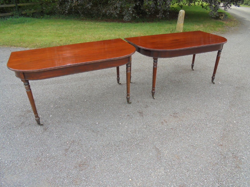 Late 18th century D end dining table. Seats ten. View III