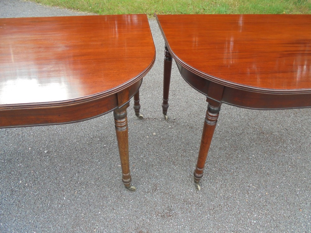 Late 18th century D end dining table. Seats ten. View VII