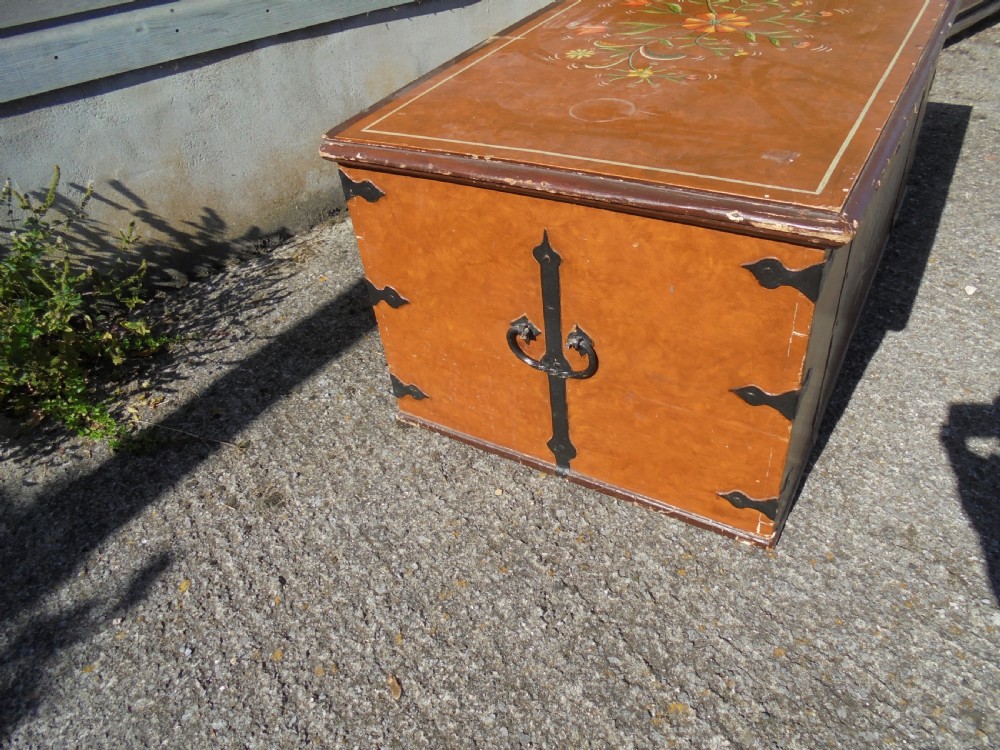 Early 19th Century Painted Decorated Storage Box View VII