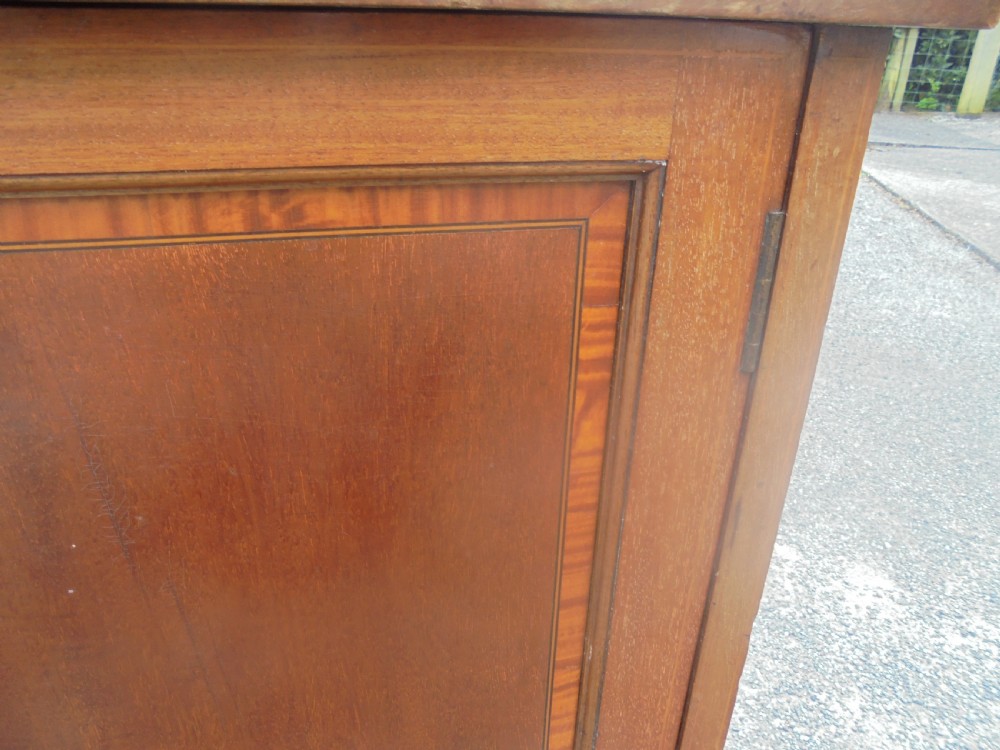 Howard and Son bedside cabinet View III