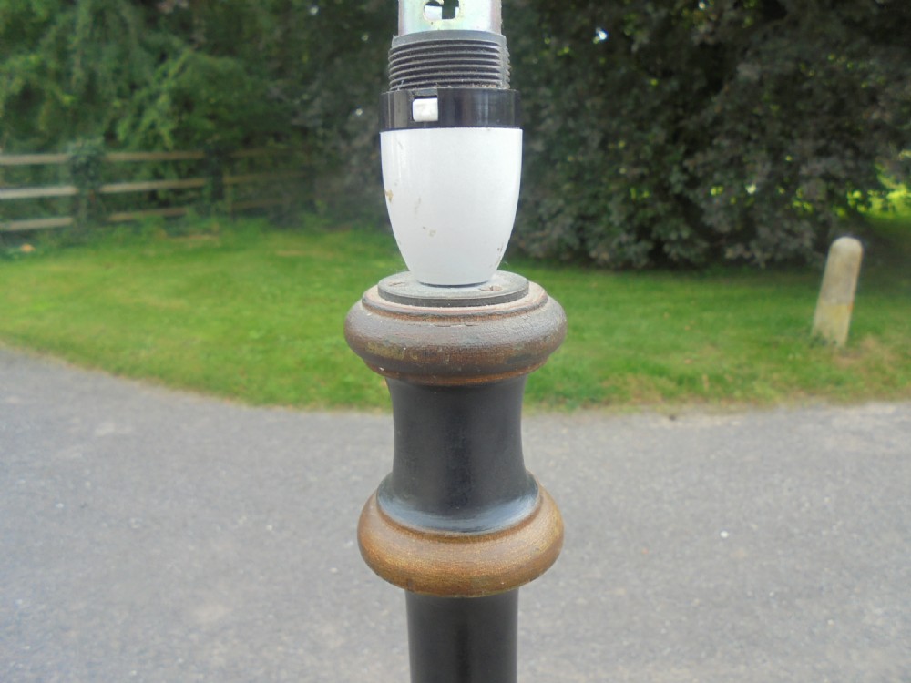 Chinoiserie standard lamp View V