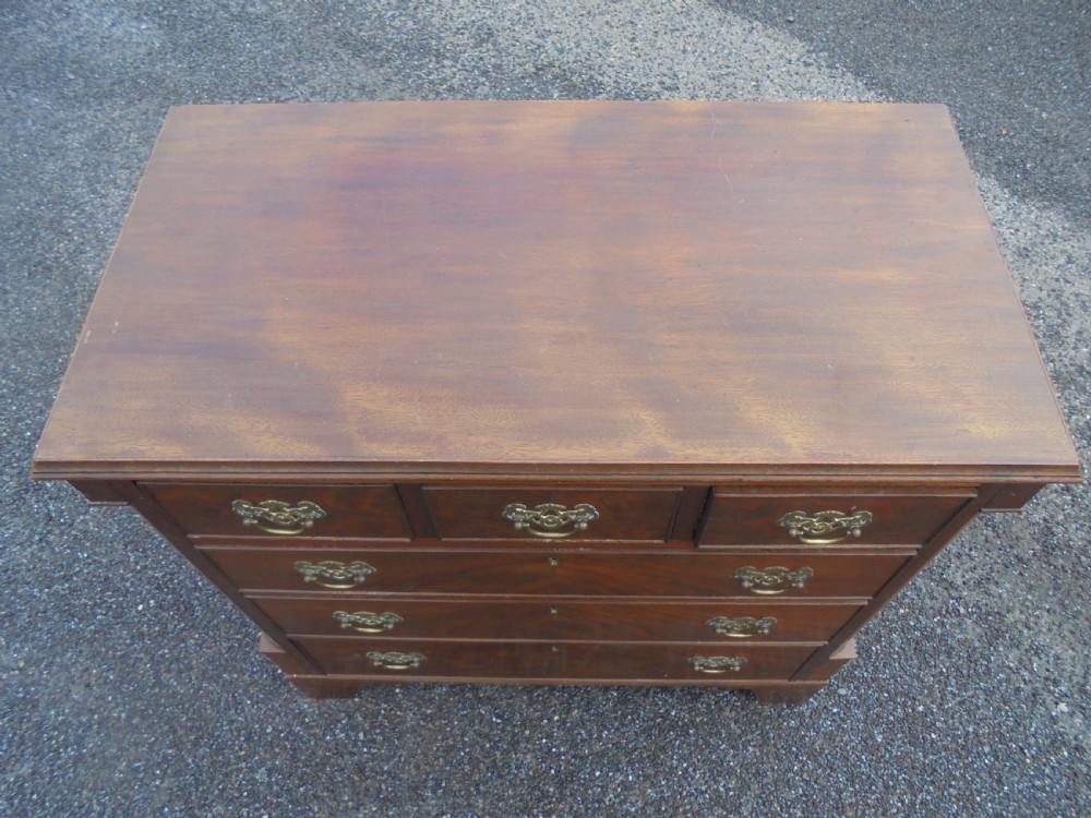 Small mahogany chest of drawers  View III