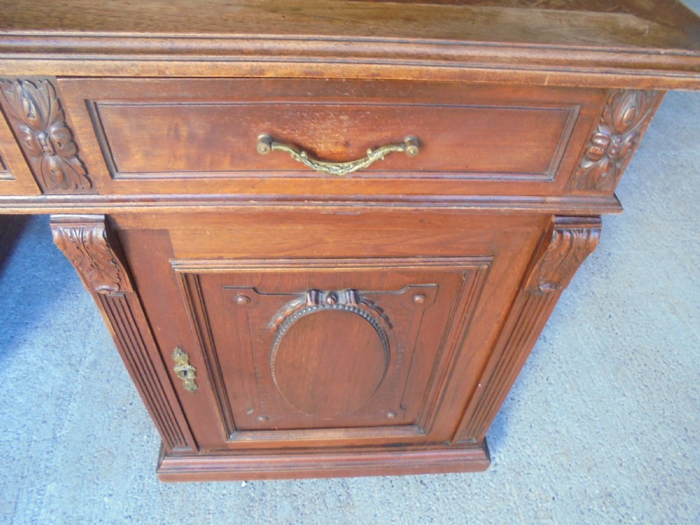 French walnut partners desk View V