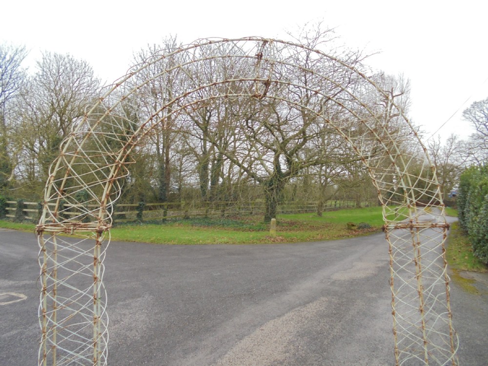 Wire work garden arbour View II