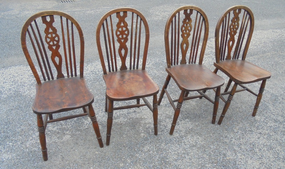 Set four ash and elm wheelback kitchen dining chairs