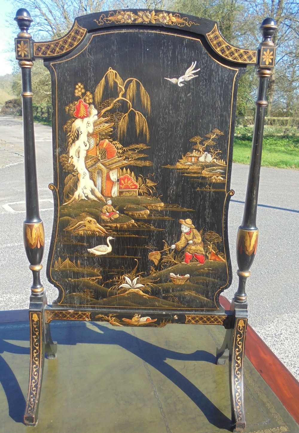 Chinoiserie  lacquered screen 