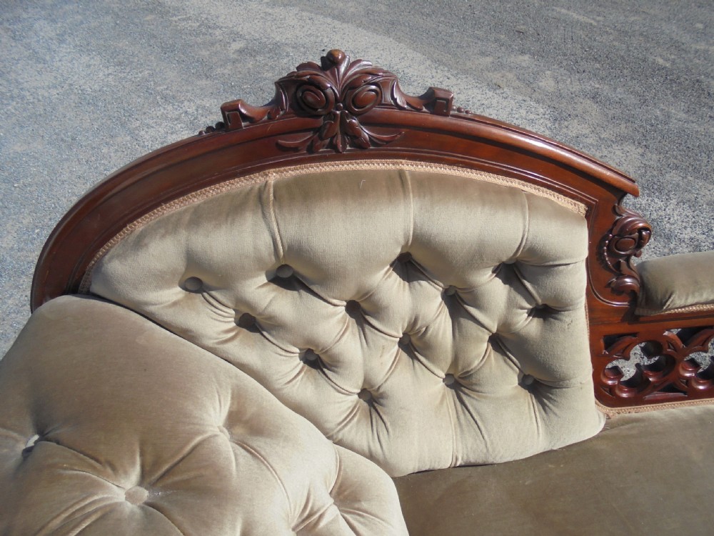 Victorian button back chaise longue sofa View III