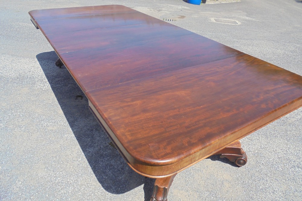 Early Victorian extending mahogany dining table seats twelve View VII