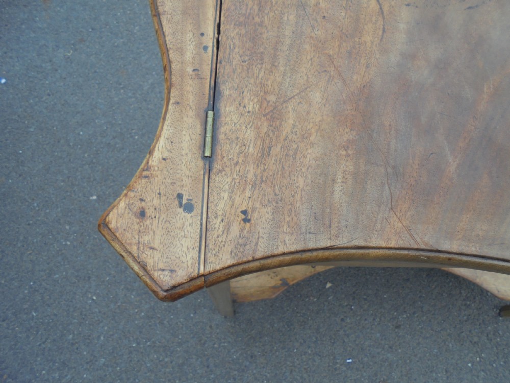 Faded mahogany Regency Ladies dressing table View IX