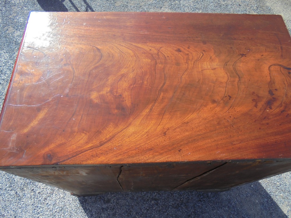 Small Georgian chest of drawers View VII
