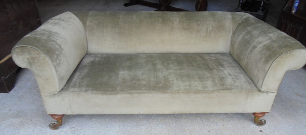 Large Country house Chesterfield settee sofa  