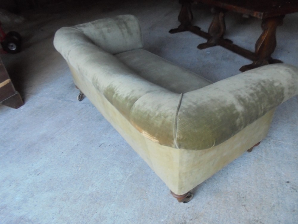 Large Country house Chesterfield settee sofa   View IX