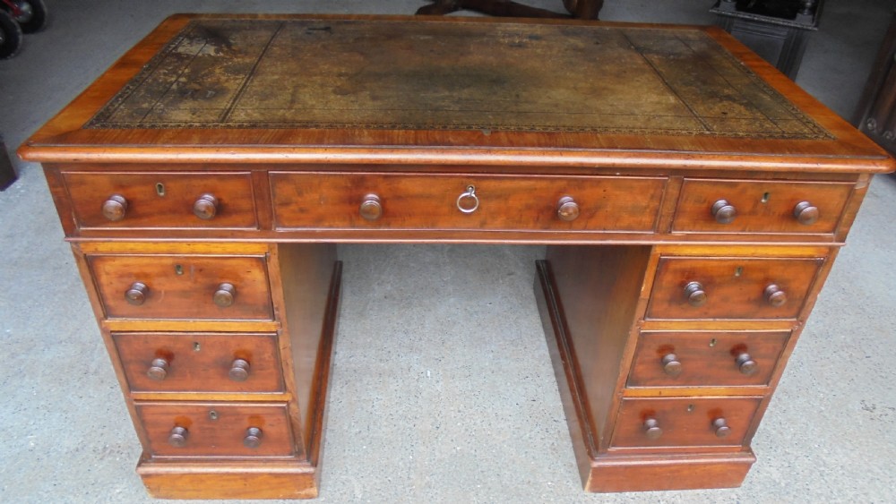 Mahogany knee hole desk