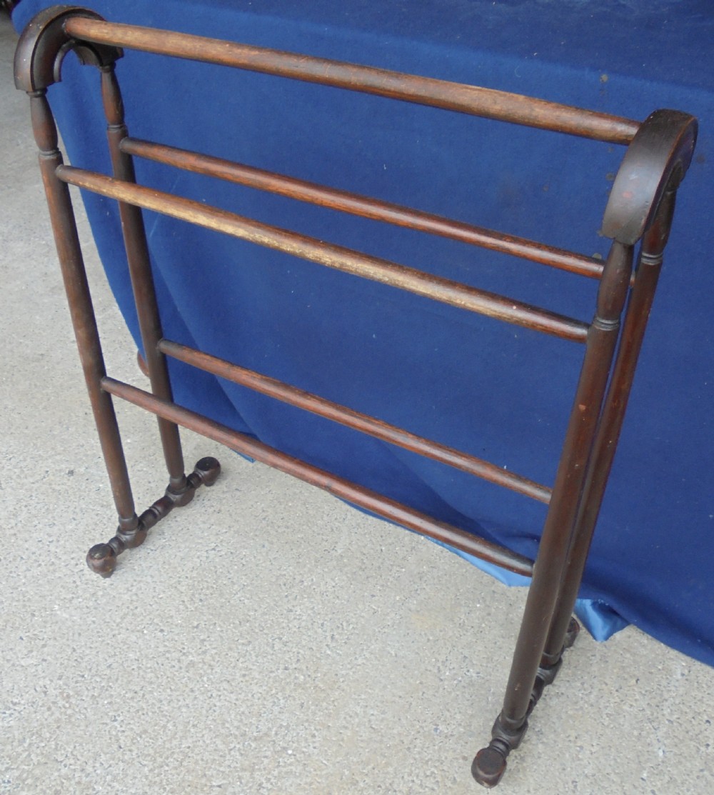 Victorian towel rail hanger View II