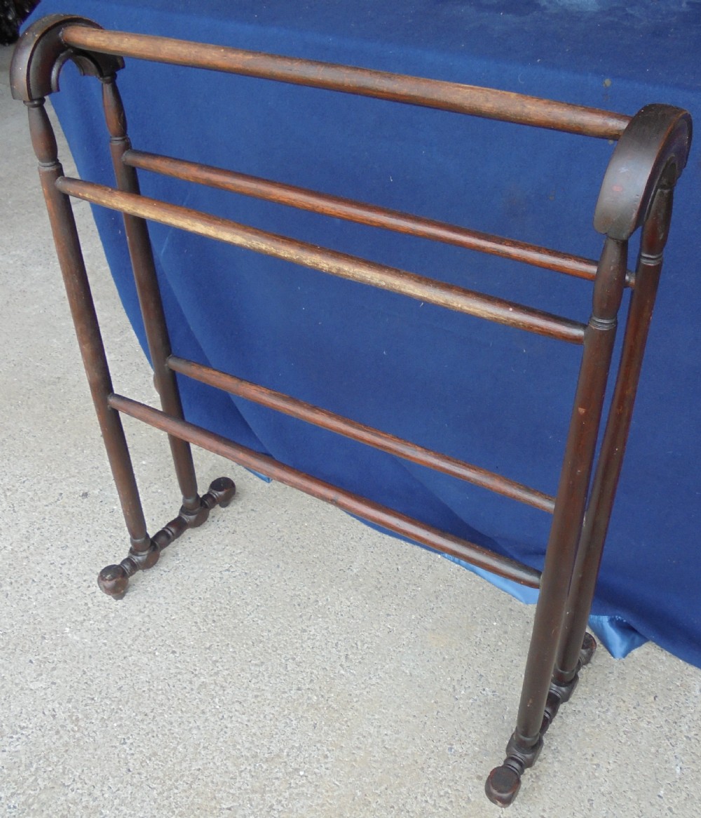 Victorian towel rail hanger View III