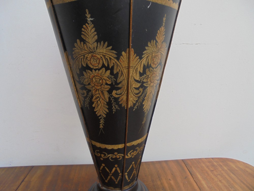 Vintage TOLEWARE umbrella stand View II