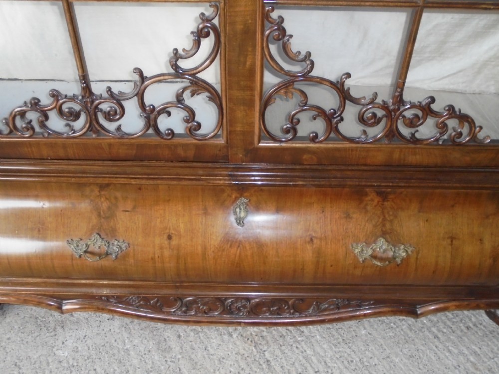 Ornate early 20th century display cabinet View VII