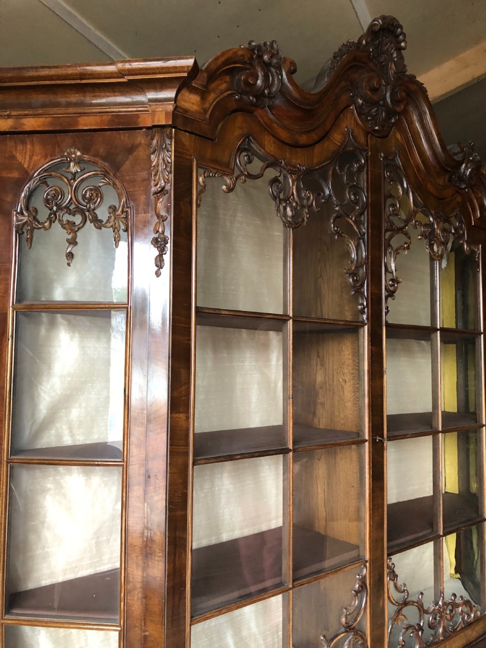 Ornate early 20th century display cabinet View VIII
