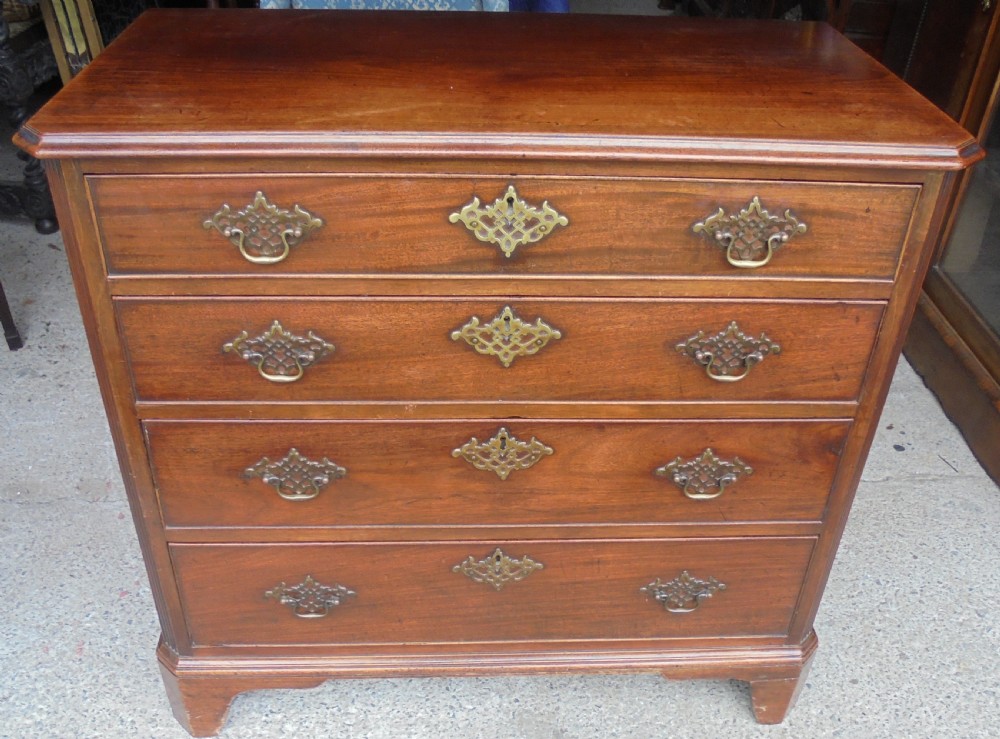 George 111 mahogany  chest of drawers View V
