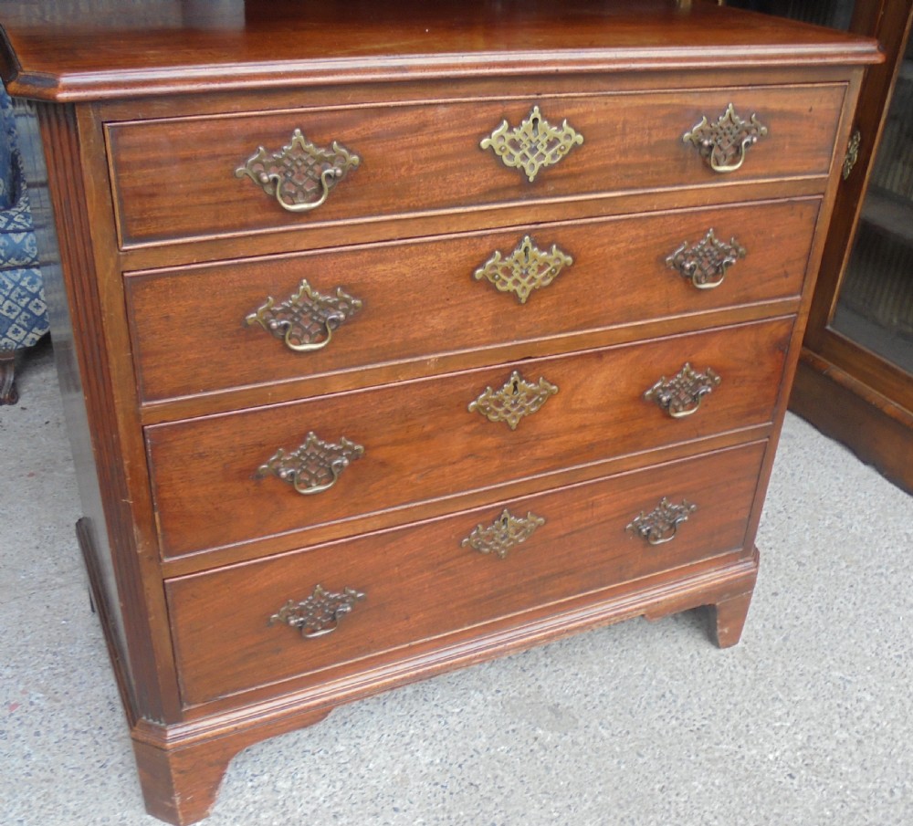 George 111 mahogany  chest of drawers View VI