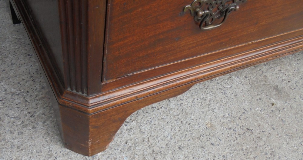 George 111 mahogany  chest of drawers View XI