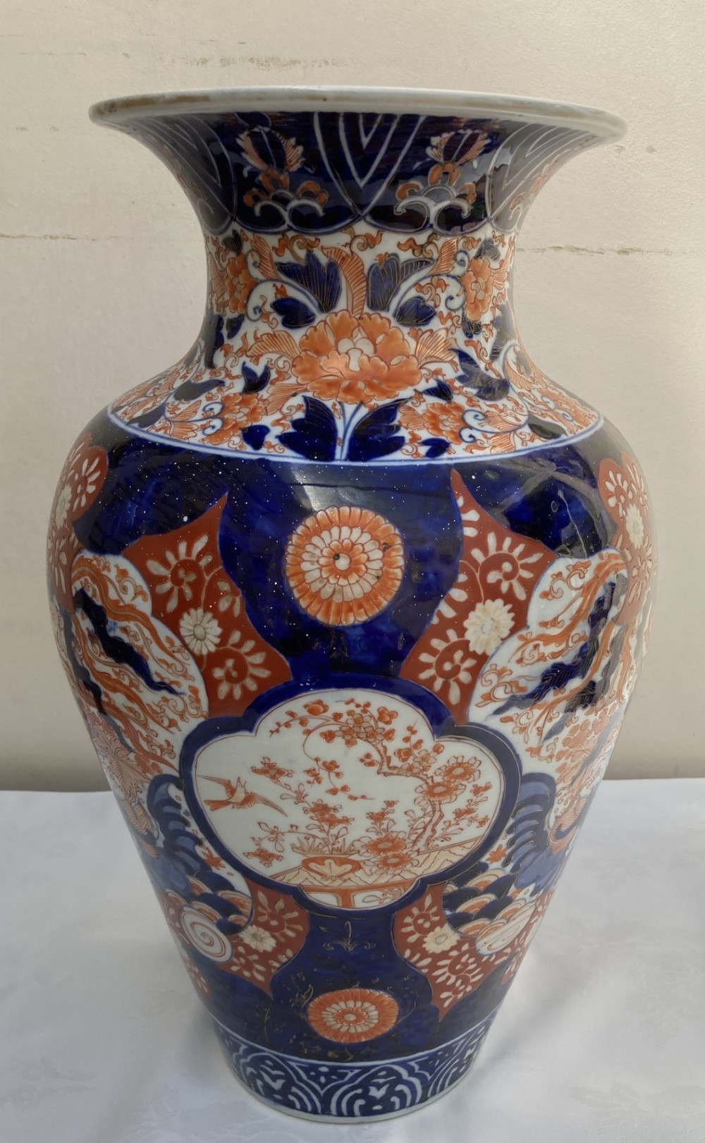 Large Meiji period Imari vase