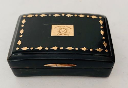Tortoiseshell  and Rose Gold Inlaid Snuff Box. 19th Century.