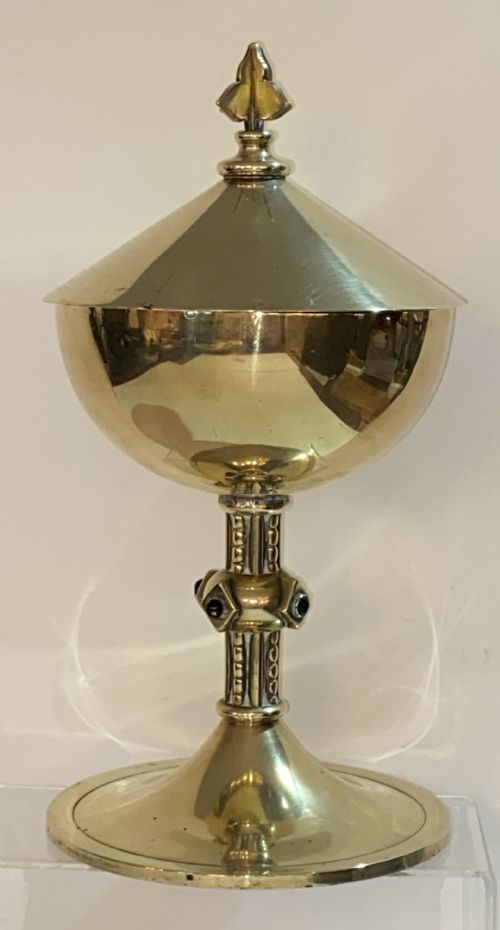 brass chalice in the medieval revival style circa 19th century - CATEGORY: ANTIQUE METAL - DATED 19TH CENTURY