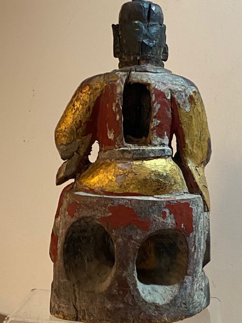 18TH CENTURY CHINESE CARVED DEITY - ADDITIONAL PHOTO 4