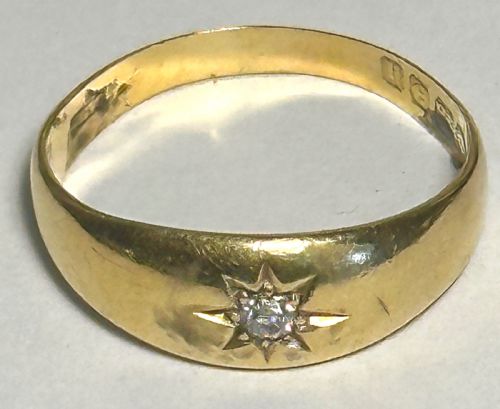 18ct Gold Gypsy Ring with Diamond