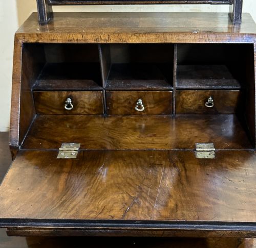 GEORGE II WALNUT DRESSING TABLE MIRROR - ADDITIONAL PHOTO 6
