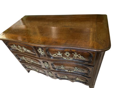 18TH CENTURY FRENCH OAK SERPENTINE CHEST OF DRAWERS - ADDITIONAL PHOTO 9