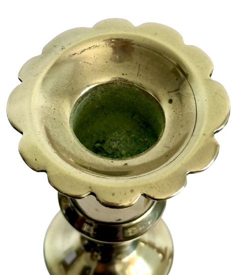 PAIR OF GEORGIAN BRASS CANDLESTICKS - ADDITIONAL PHOTO 3