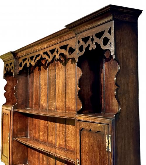 GEORGE III OAK DRESSER - ADDITIONAL PHOTO 1