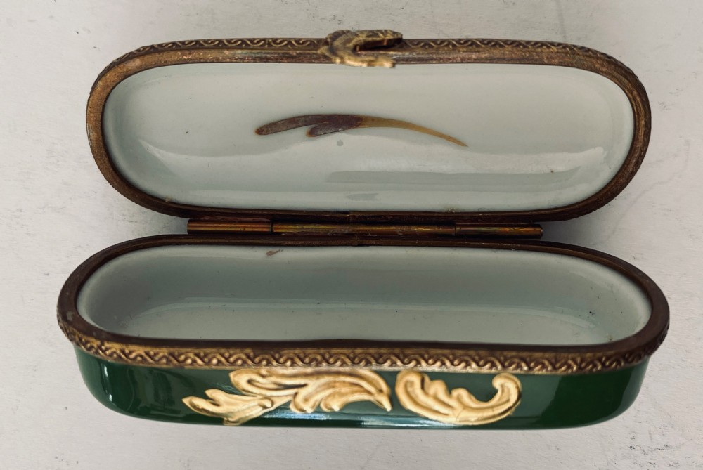Limoges Hand Painted Pillbox View IV