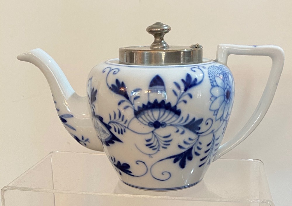 Teapot by Franziska Hirsch, Dresden.