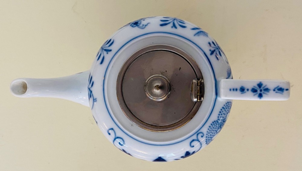 Teapot by Franziska Hirsch, Dresden. View II
