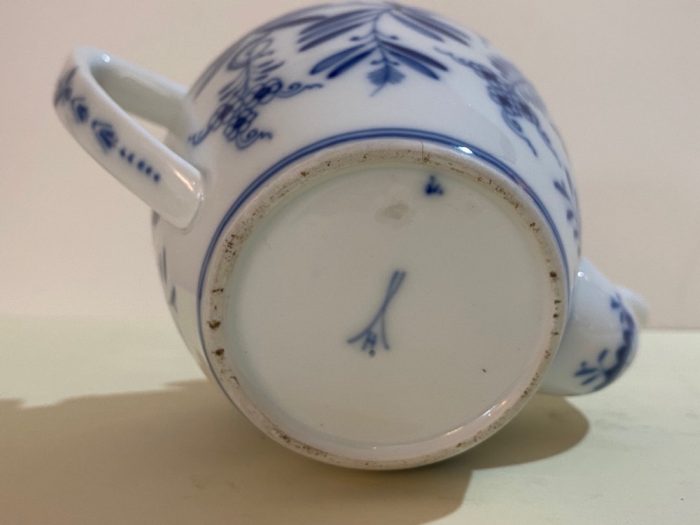 Teapot by Franziska Hirsch, Dresden. View III