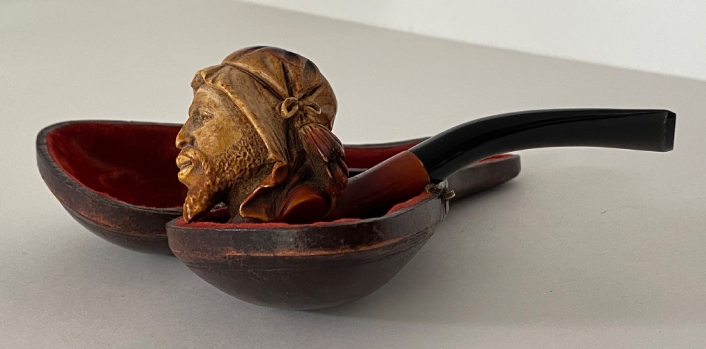 Meerchaum Pipe with Amber and Ebony. 19th Century.