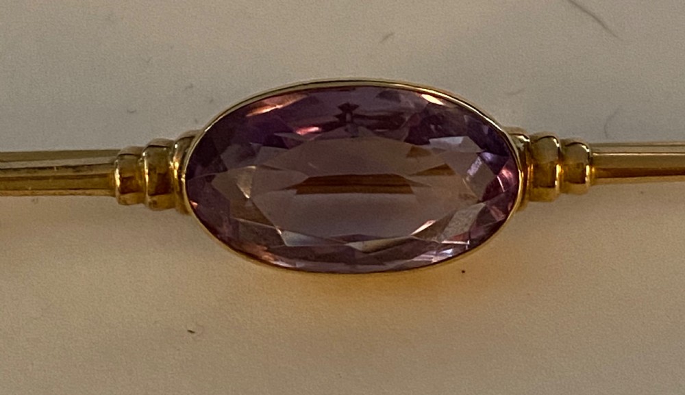 18ct  Gold Amethyst Bar Brooch.   View III