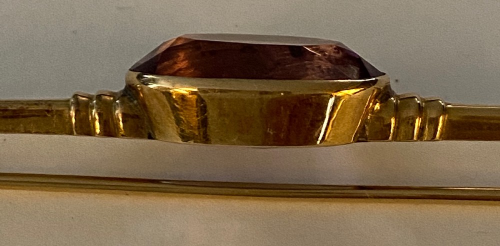 18ct  Gold Amethyst Bar Brooch.   View IV