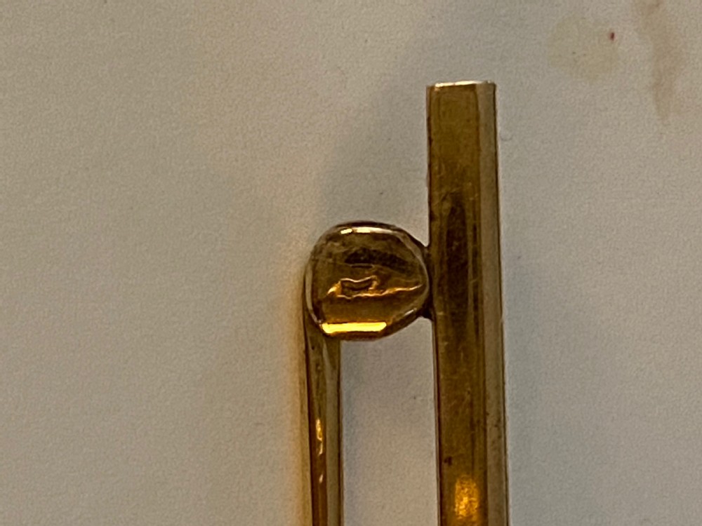 18ct  Gold Amethyst Bar Brooch.   View VII