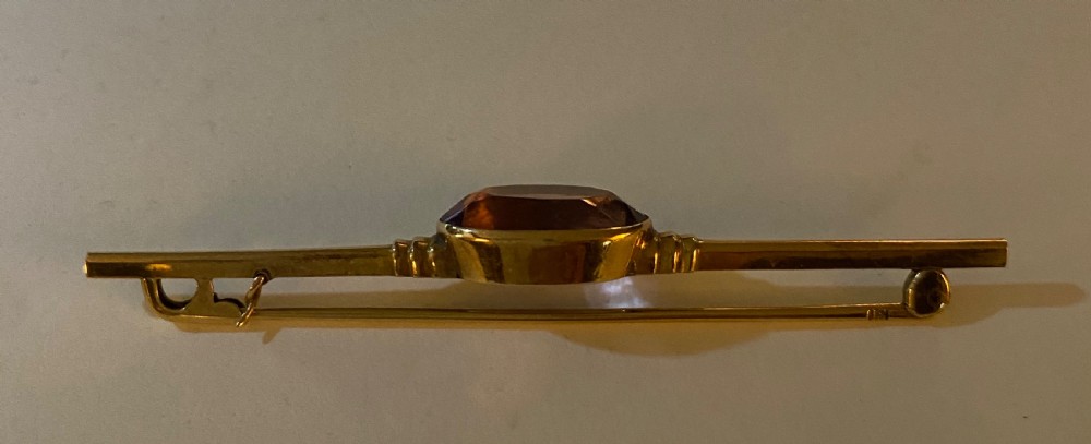 18ct  Gold Amethyst Bar Brooch.   View VIII