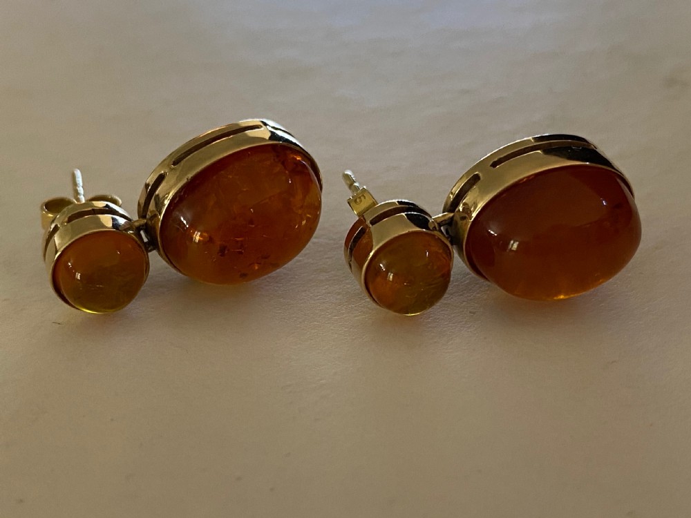 Amber Set Ear Studs in 14ct Gold View II