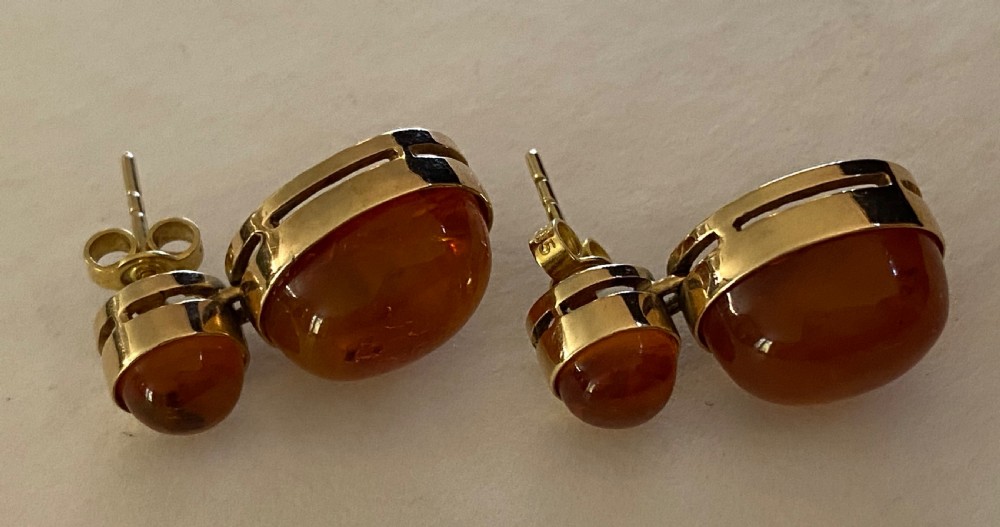 Amber Set Ear Studs in 14ct Gold View IV