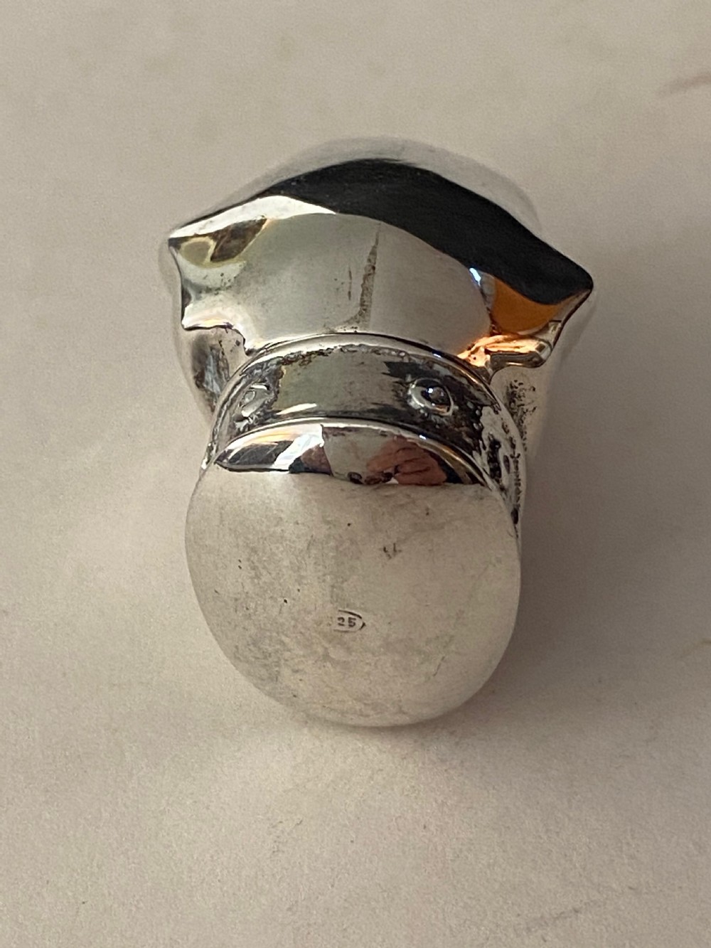 Silver Vesta Case Dog with Garnet Eyes View X