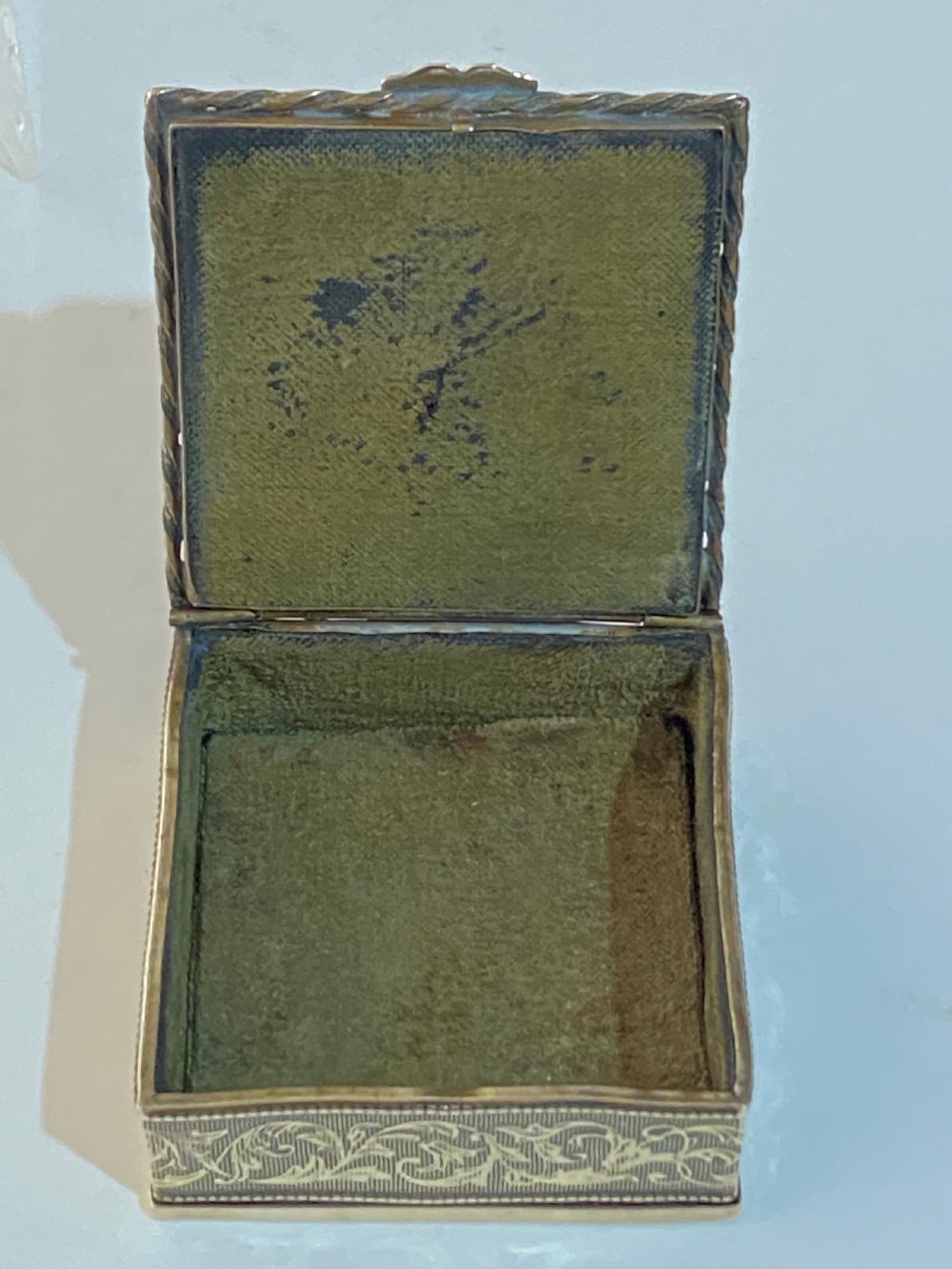 Continental Trinket Box with inset Painted Porcelain Plaque. 19th Century View VIII