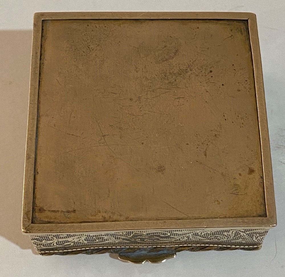 Continental Trinket Box with inset Painted Porcelain Plaque. 19th Century View IX