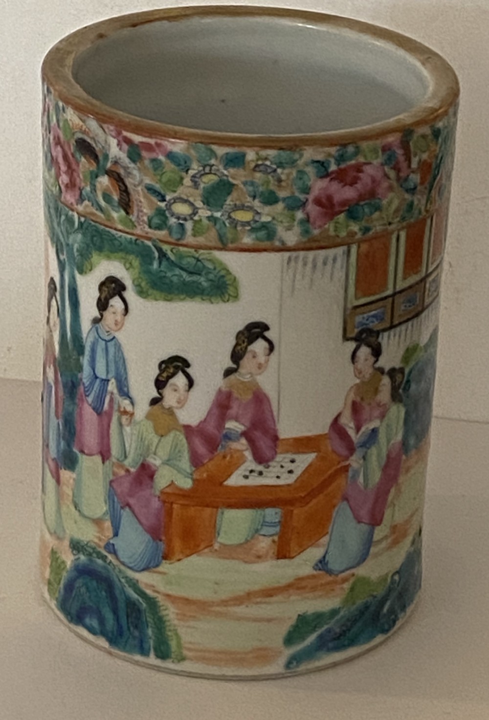 Chinese Canton  Famille Rose Brush Pot