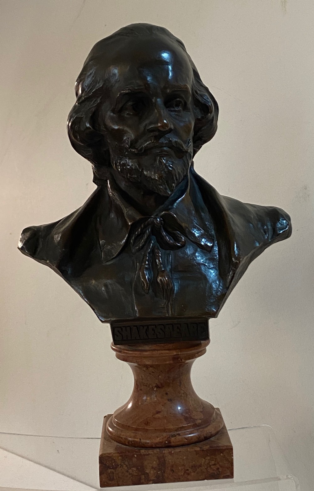 Bronze bust of Shakespeare by Hans Muller (Austrian 1873-1937)